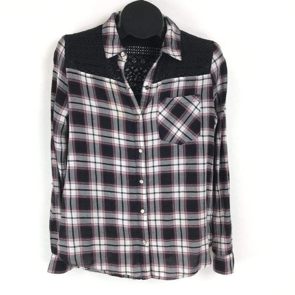 Forever 21 Plaid Pearl Snap Shirt Women’s Size Large Crochet Lace Chest Pocket